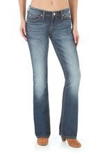 Load image into Gallery viewer, Wrangler Women&#39;s Retro Mid Rise Boot Cut Jean Mae
