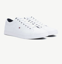 Load image into Gallery viewer, Tommy Hilfiger Essential Leather Sneaker
